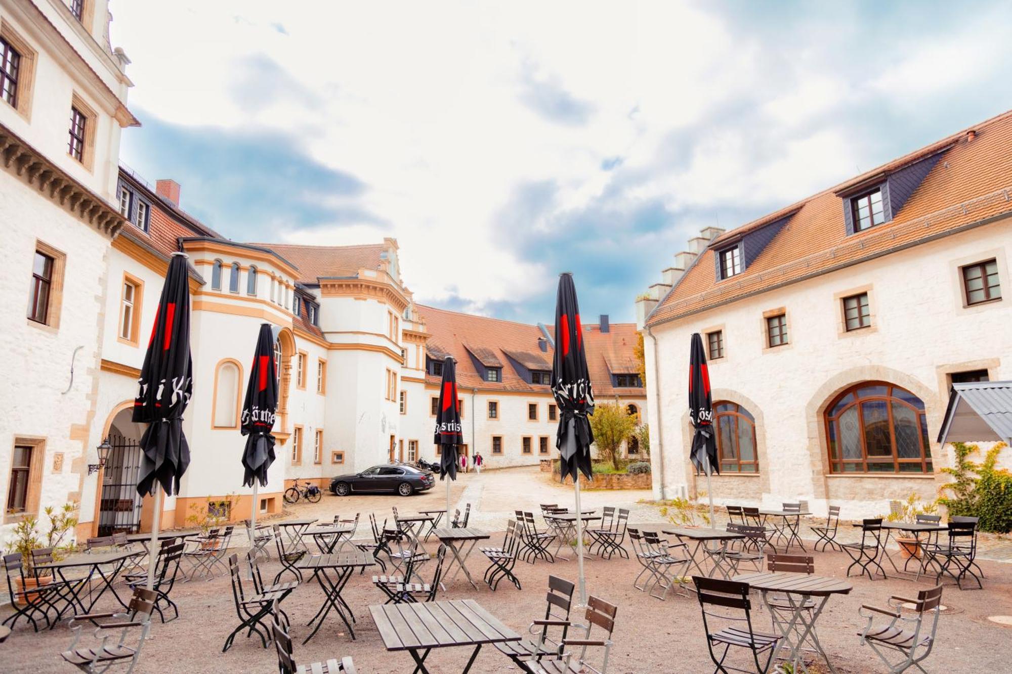 Hotel Schloss Schkopau Bagian luar foto
