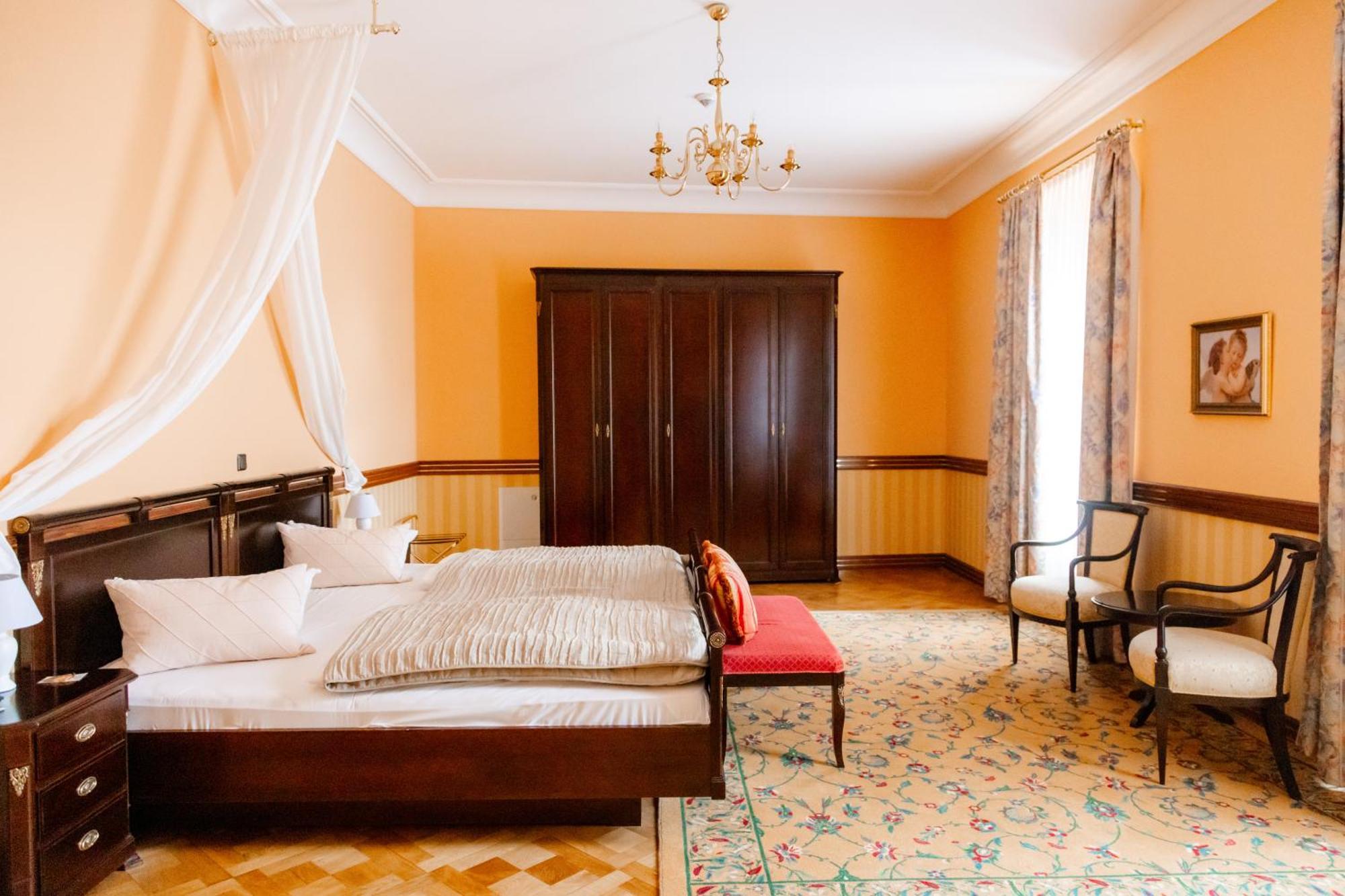 Hotel Schloss Schkopau Bagian luar foto
