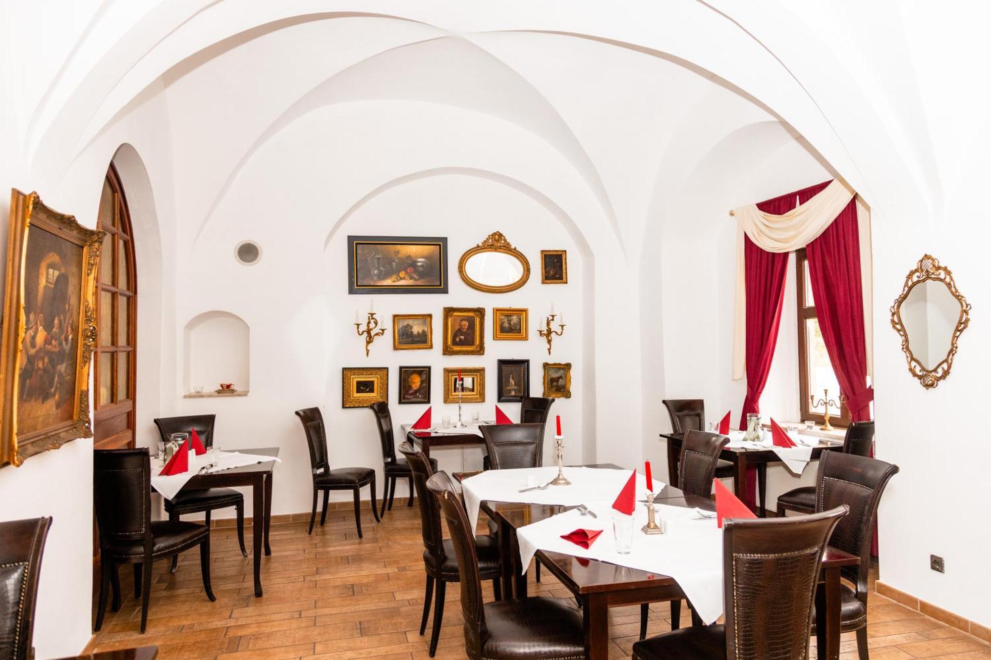 Hotel Schloss Schkopau Bagian luar foto
