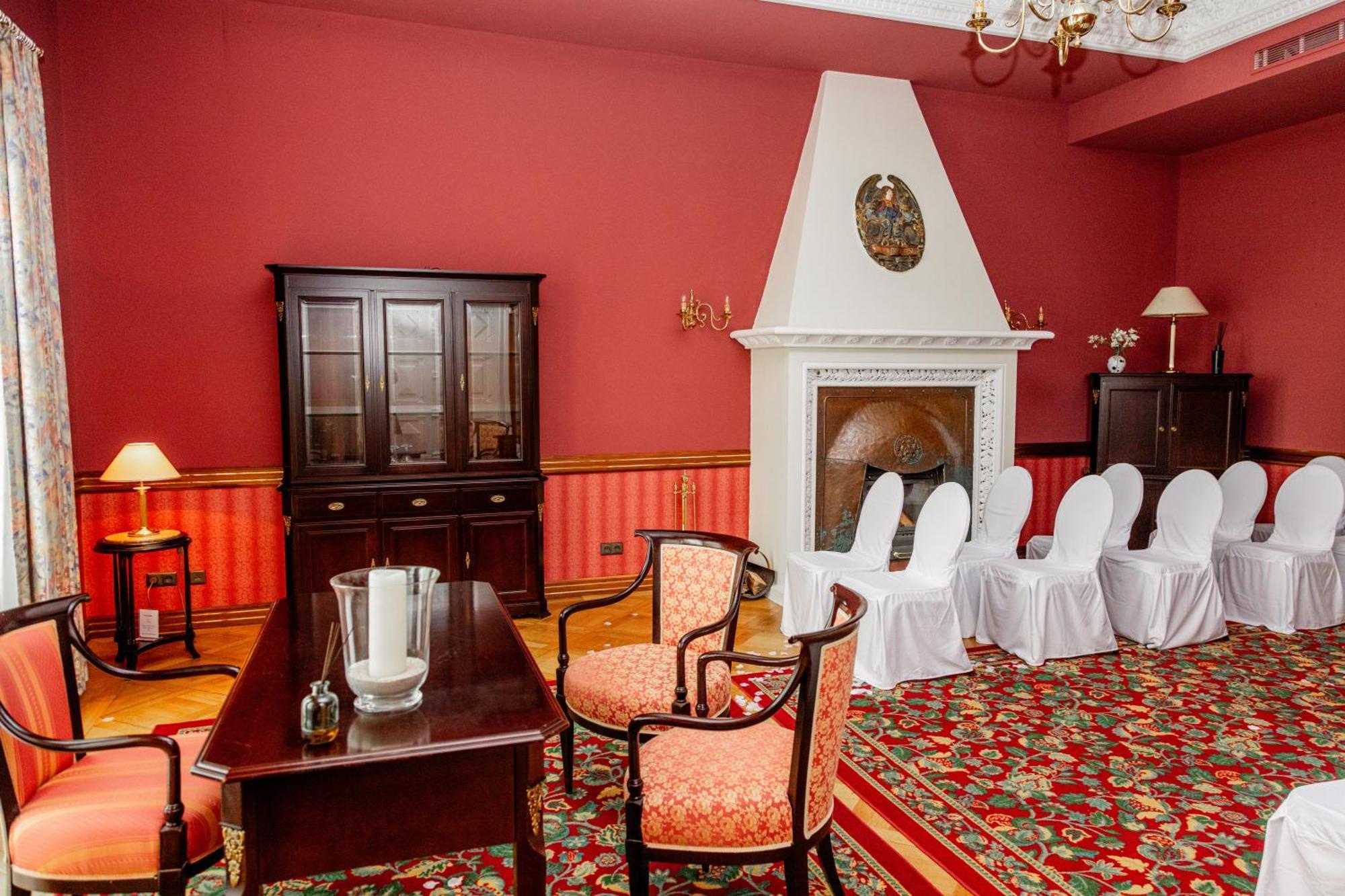 Hotel Schloss Schkopau Bagian luar foto