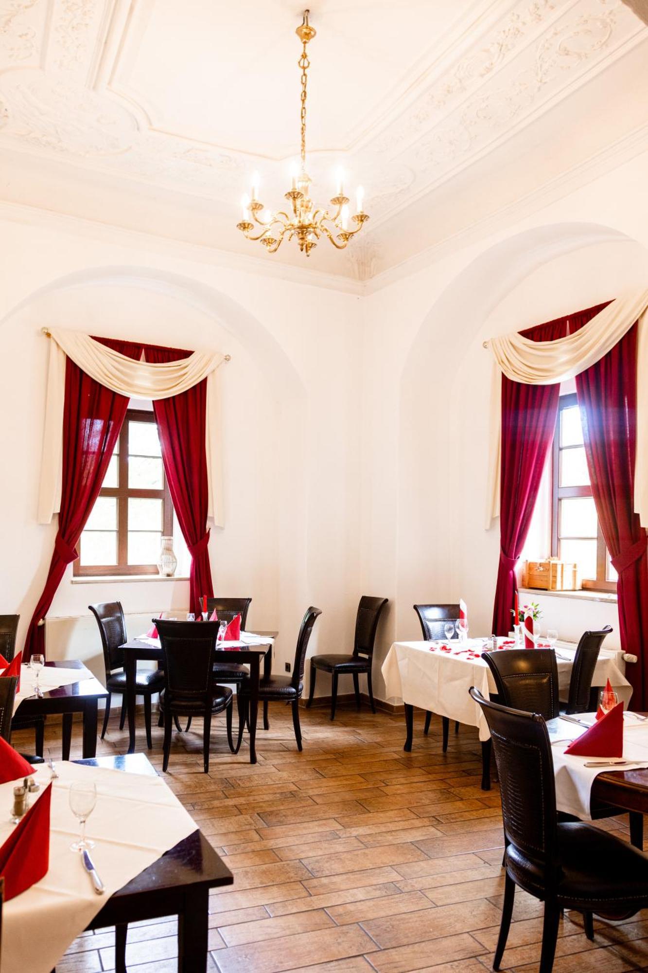 Hotel Schloss Schkopau Bagian luar foto
